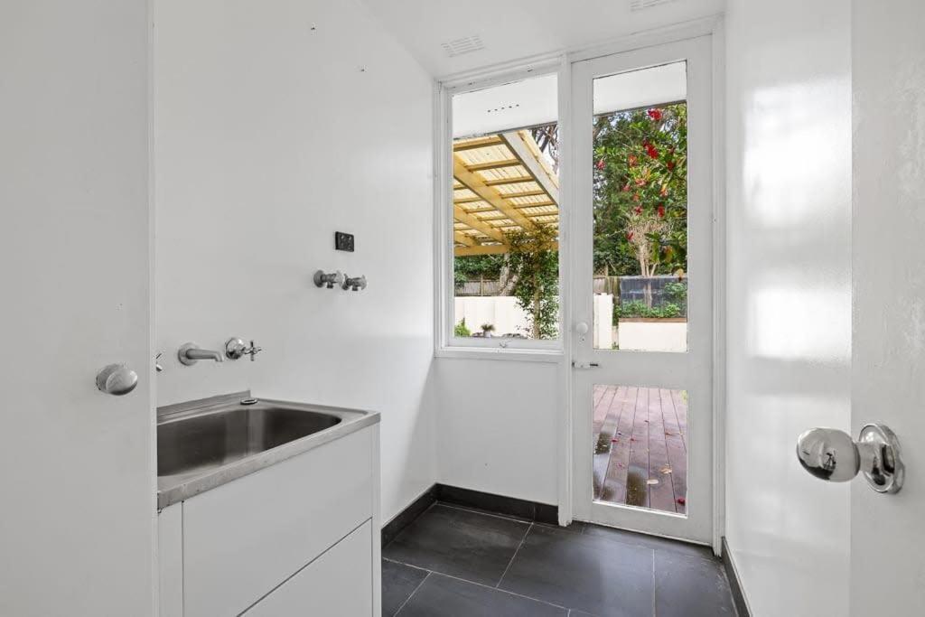 Luminous Ensuite Queen Room - Centrally Located Pymble Екстериор снимка